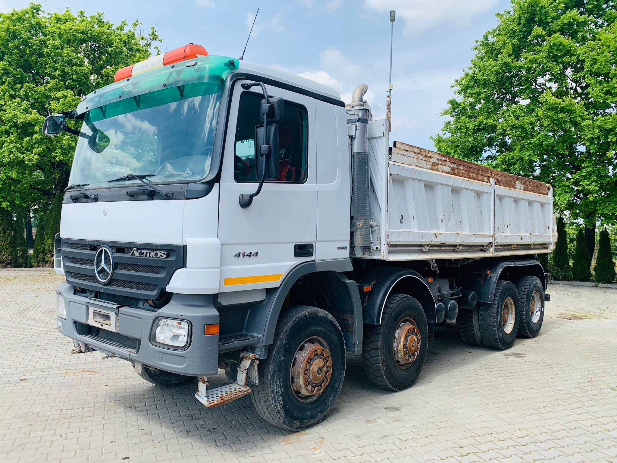 MB ACTROS 4144 8x8 EURO4 WYWROTKA TRÓJSTRONNA
